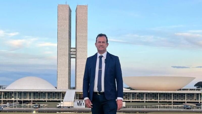 Visita do Vereador Charles Lustosa a Brasília: Busca por Recursos e Informações Cruciais para o Município